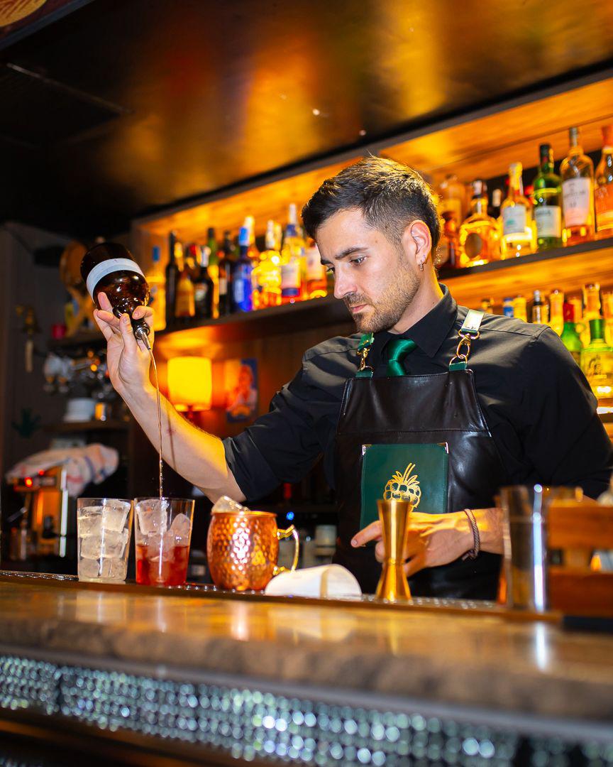 José Person, Bartender